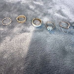 Assorted gold tone rings